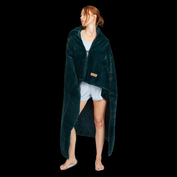 UnHide Faux Fur Throw Blanket, Emerald Kitten Green Small Wearable Knob and Loop - Picture 7 of 8